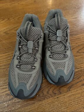 Nike Zoom Vomero Roam size 7 men 8 women